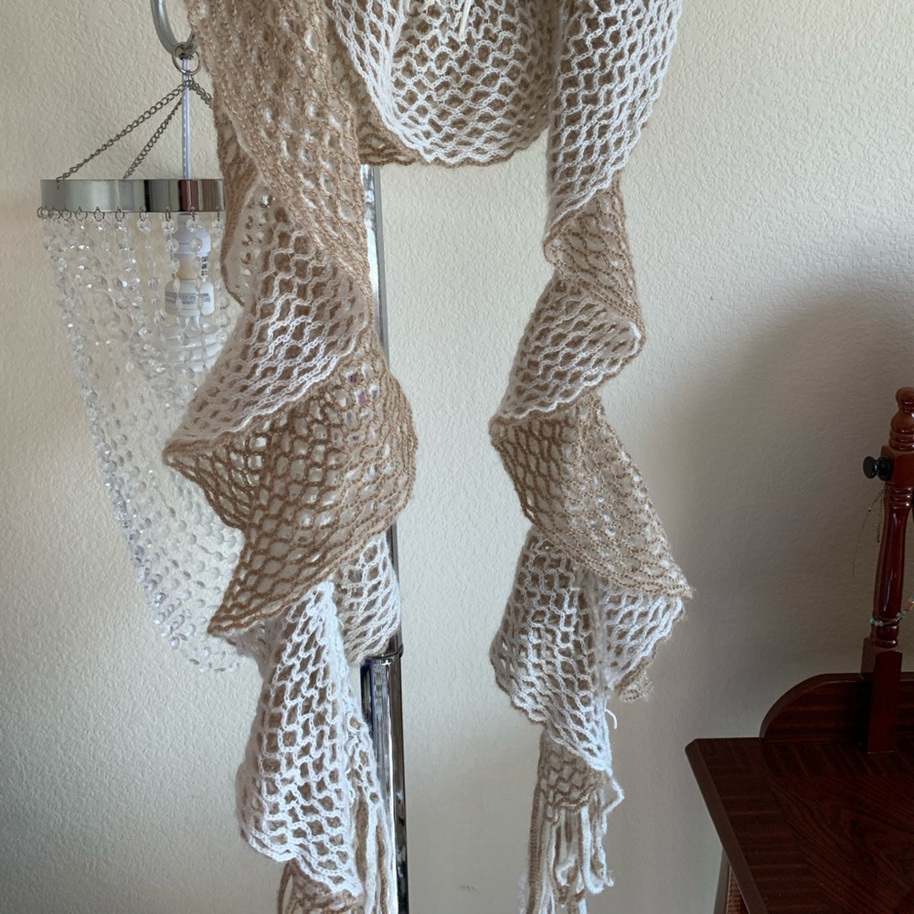 Bouncy Scarf - Picture 3 of 6